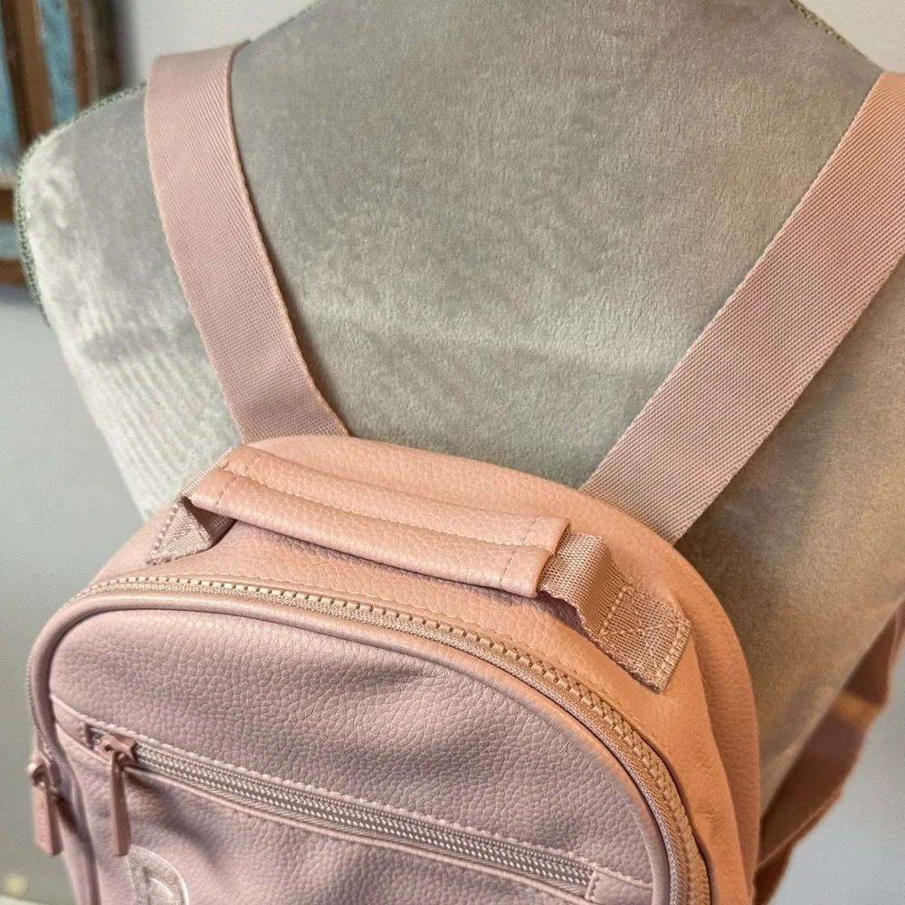 Reebok Light Pink 11 inch Backpack EUC